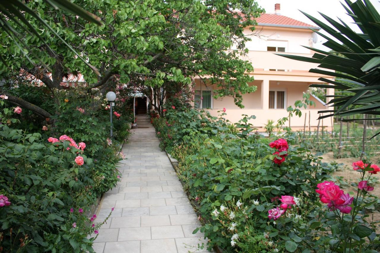 Apartments With A Parking Space Palit, Rab - 5028 المظهر الخارجي الصورة