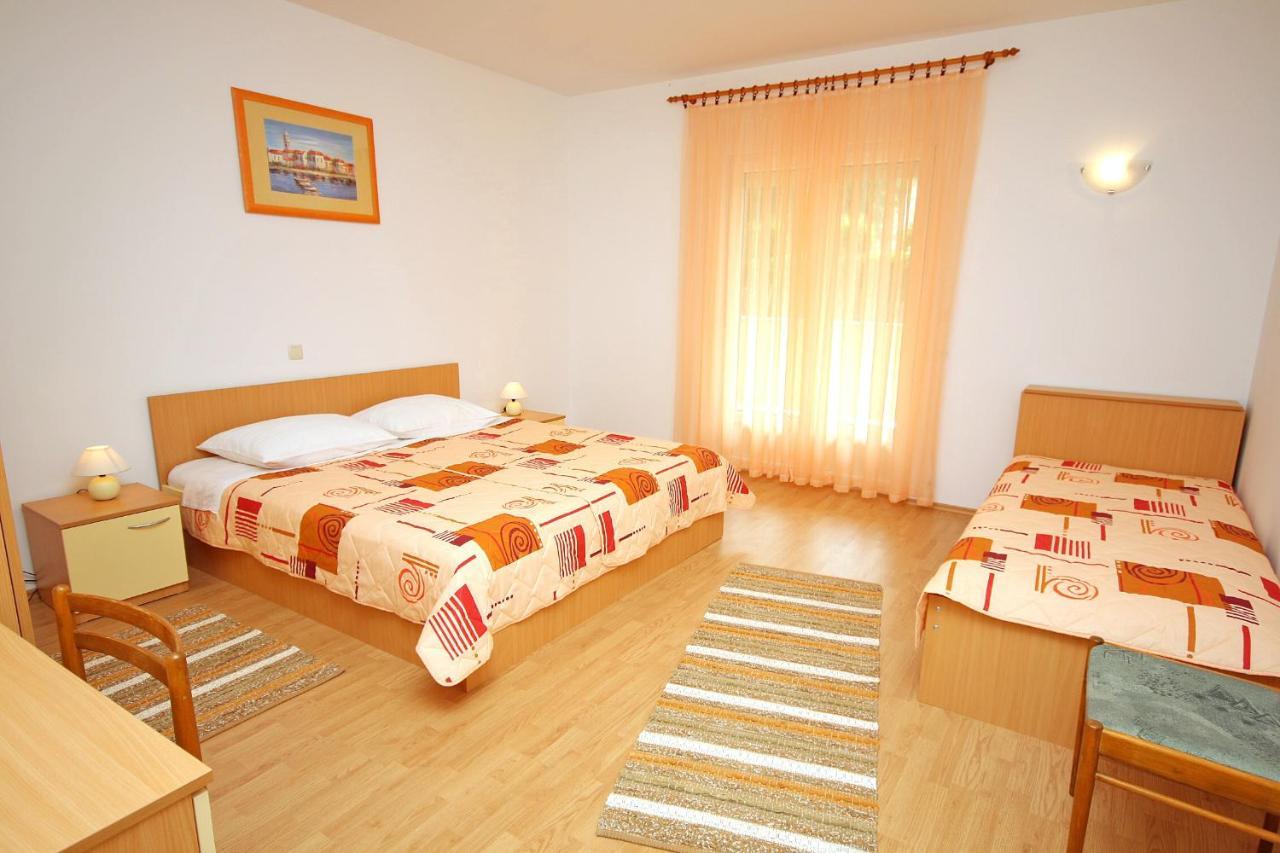 Apartments With A Parking Space Palit, Rab - 5028 المظهر الخارجي الصورة